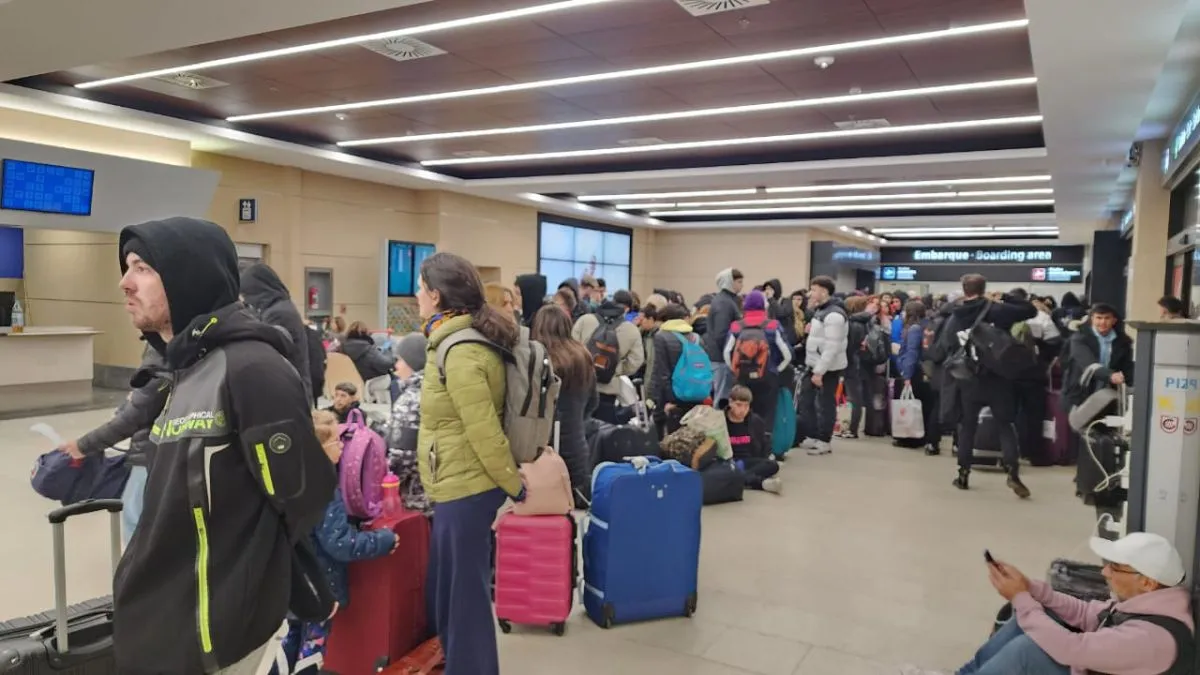 Un paro de maleteros complica la operación en el aeropuerto de Bariloche |  Económicas Bariloche