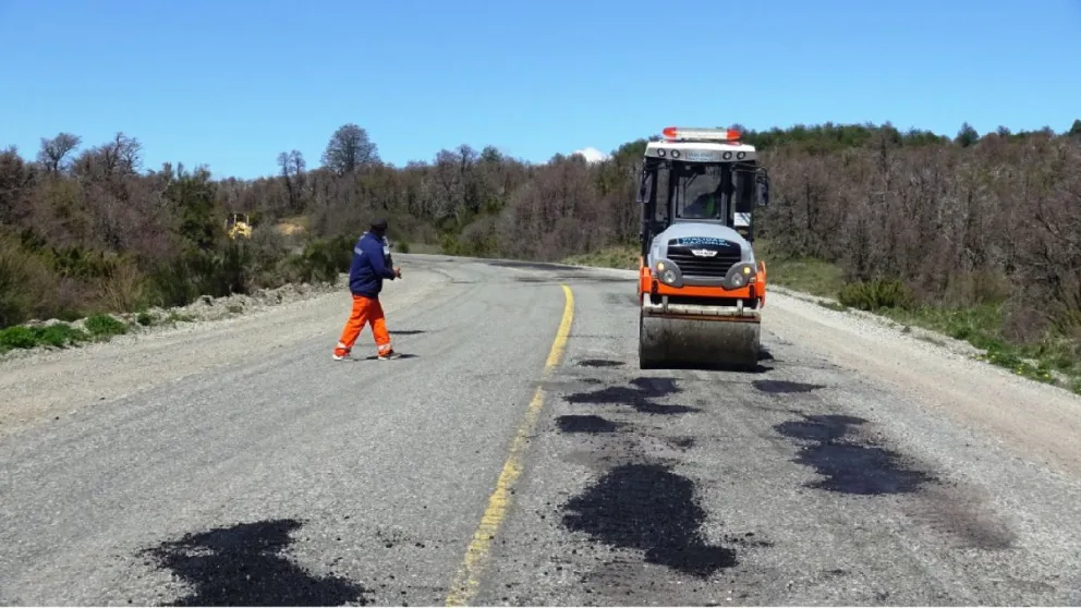 Vialidad Nacional avanza con el mantenimiento de la ruta entre ...