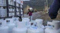 Río Negro mantiene la entrega de garrafas a pesar de la crisis nacional