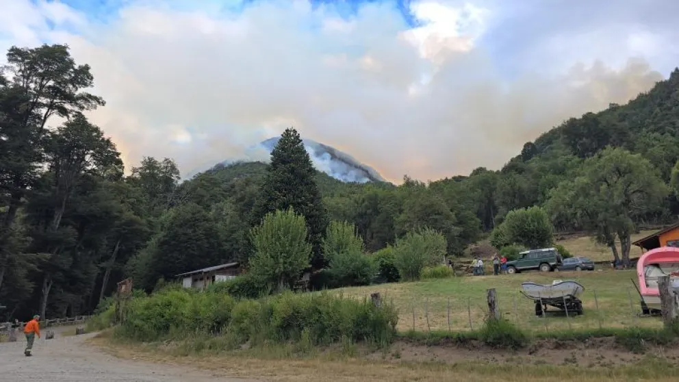 Vista del Incendio desde Cascada Los Alerces