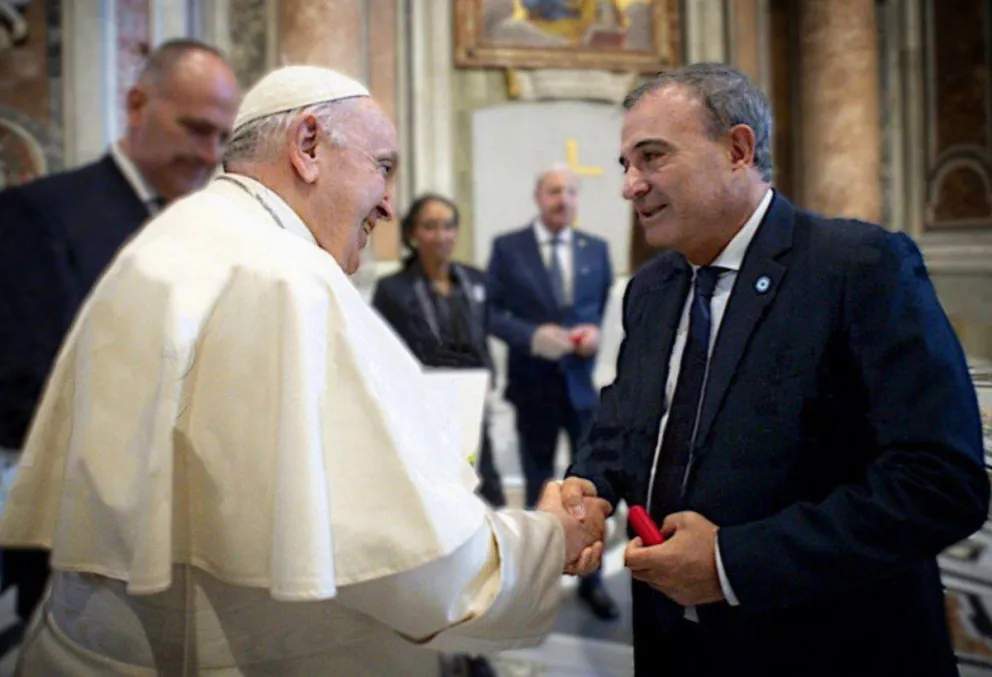 El vicegobernador Pedro Pesatti destacó el legado universal del papa Francisco