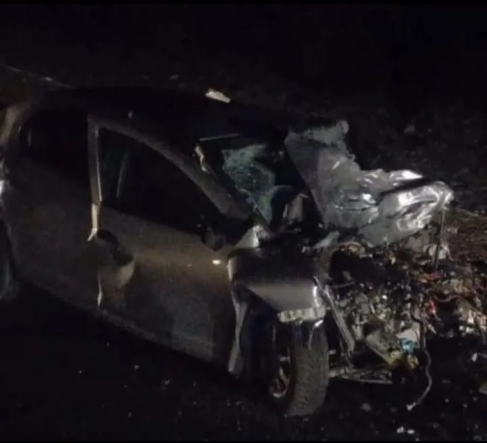 Trágico choque frontal en la Ruta 40 deja un muerto y varios heridos graves