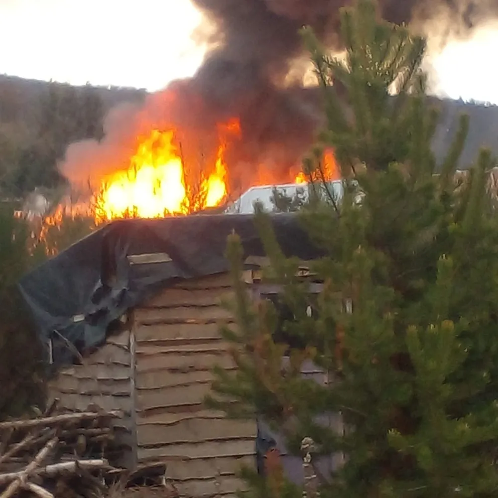 Murió una joven de 23 años en el voraz incendio del barrio Dos de Abril