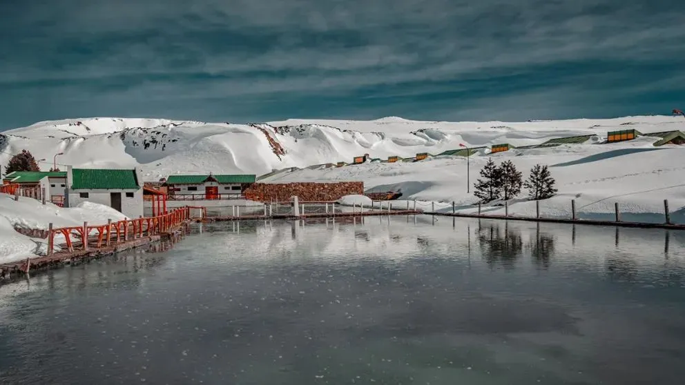 El complejo termal de Copahue ahora se puede disfrutar en invierno