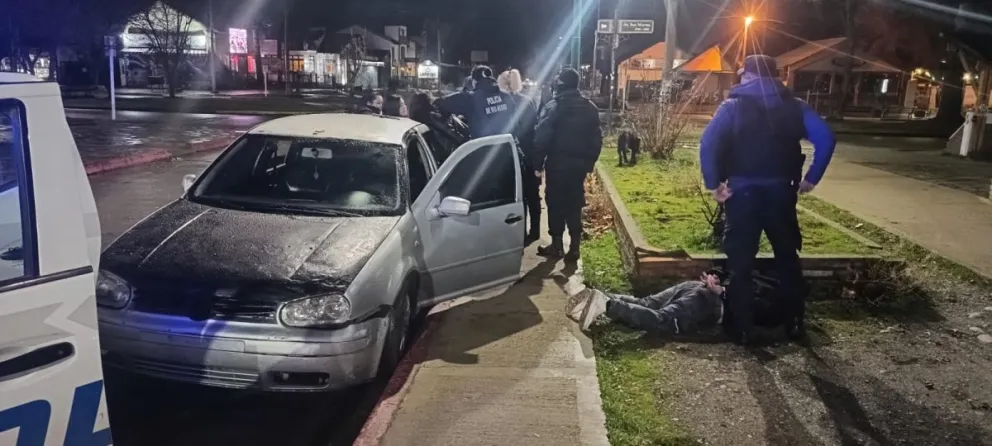 Tres detenidos en El Bolsón por resistirse a un control y amenazar con un arma blanca