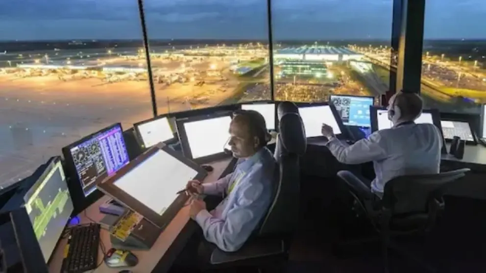 Ultimátum del gobierno a los controladores por los paros