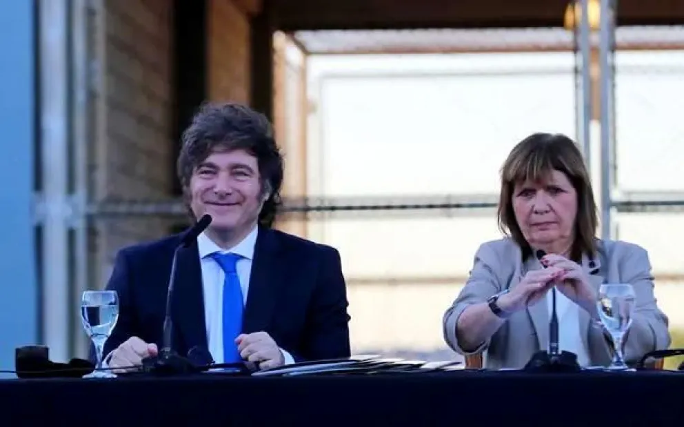 Milei y Bullrich en la presentación en la cárcel de Ezeiza del nuevo Código Penal