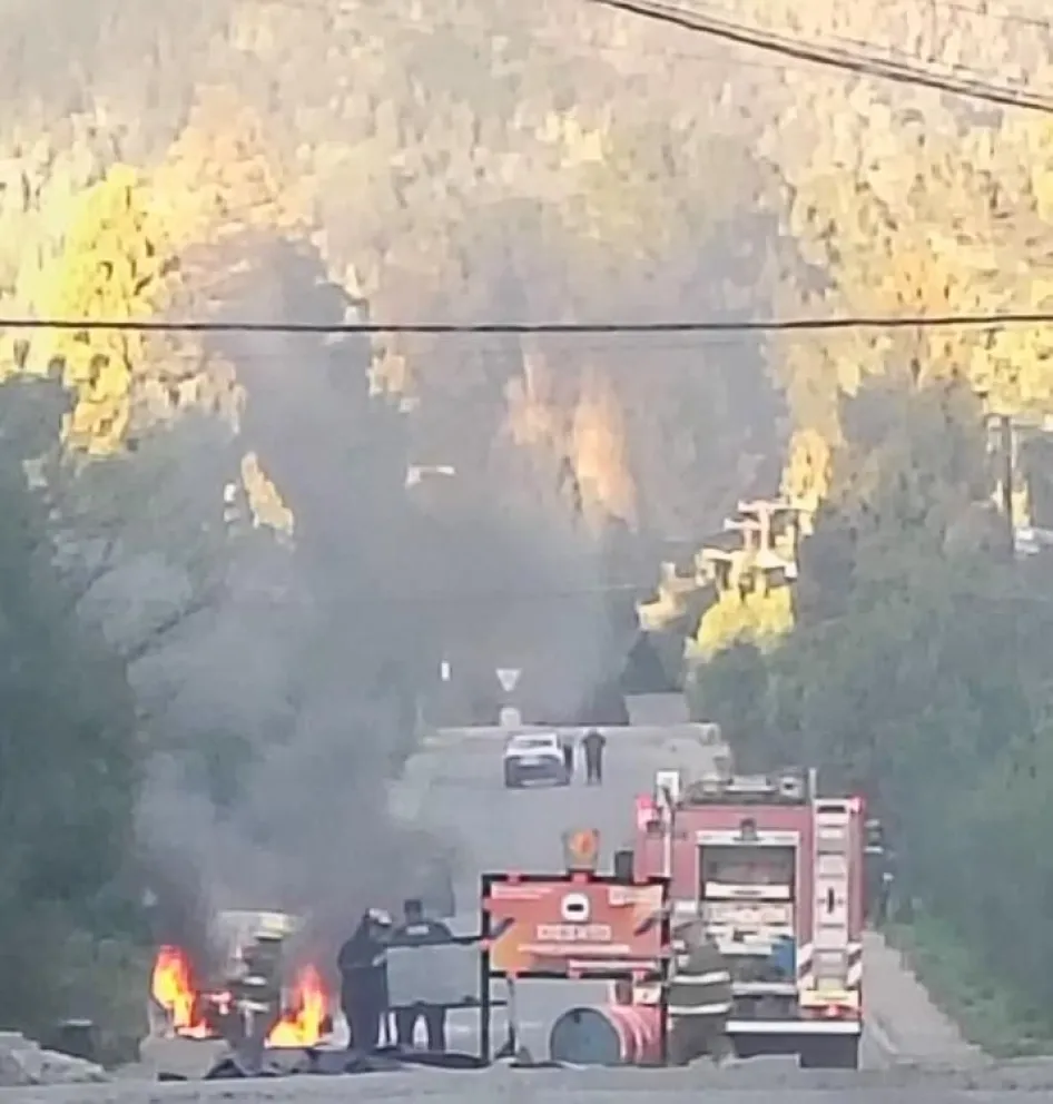 Auto en llamas en la ruta 82