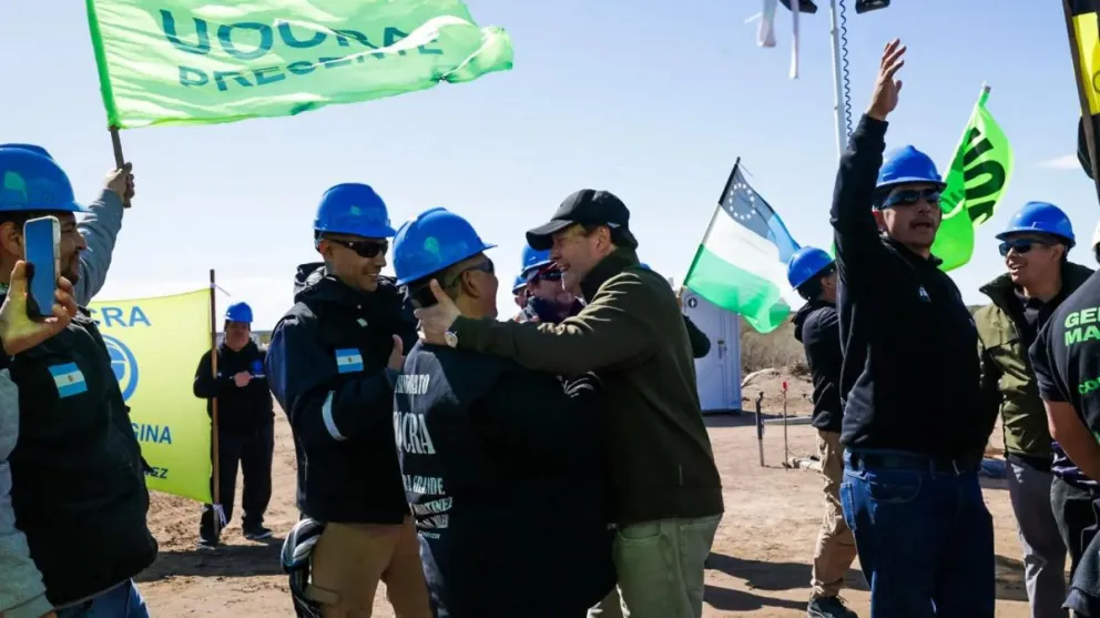 VMOS: el Gobernador compartió su visita con trabajadores y personal técnico de las empresas.