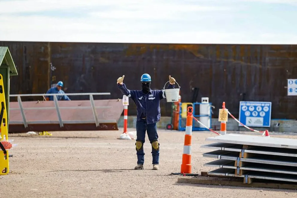 El Gobernador destacó la mano de obra rionegrina que emplea el VMOS