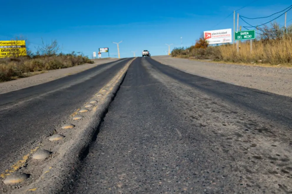 El estado de la ruta nacional 151 es una amenaza a la vida de quienes la transitan.