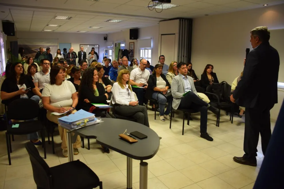 Thalasselis con los directores de los hospitales rionegrinos