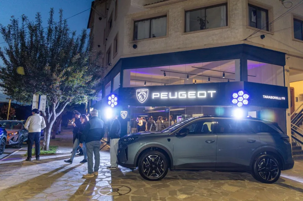 Glamour en la presentación de Taraborelli del 3008 y la 5008