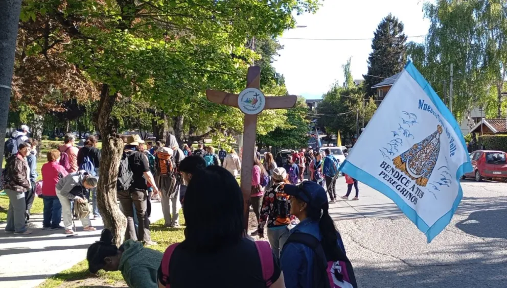 La columna de Pioneros se concentró en Plaza Belgrano