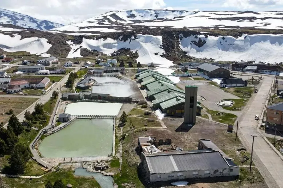Neuquén adjudicó por 15 años el hotel Termas de Copahue