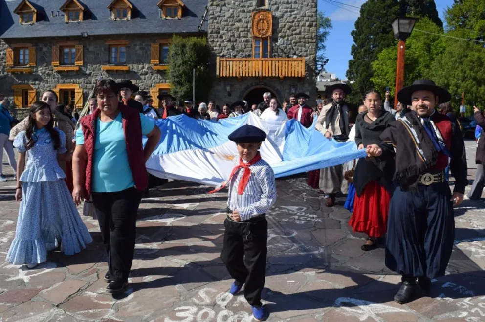 El Intendente encabezó el emocionante acto del Día de la Tradición
