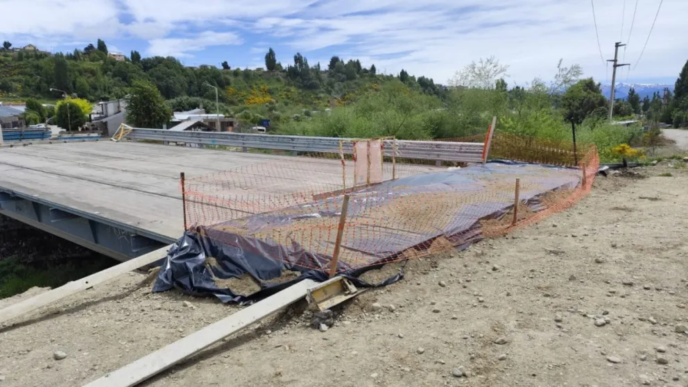 Piden no transitar por el puente de las 151 Viviendas