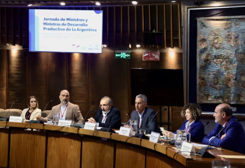 Banacloy participando de la Jornada de Ministras y Ministros de Producción de la Argentina. Crédito: Gob RN.