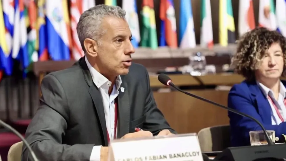 El ministro Carlos Banacloy expone en CEPAL