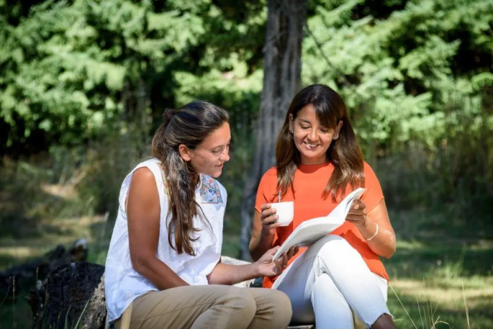 Florencia Giecco y Sandra Fernández, autoras del libro.
