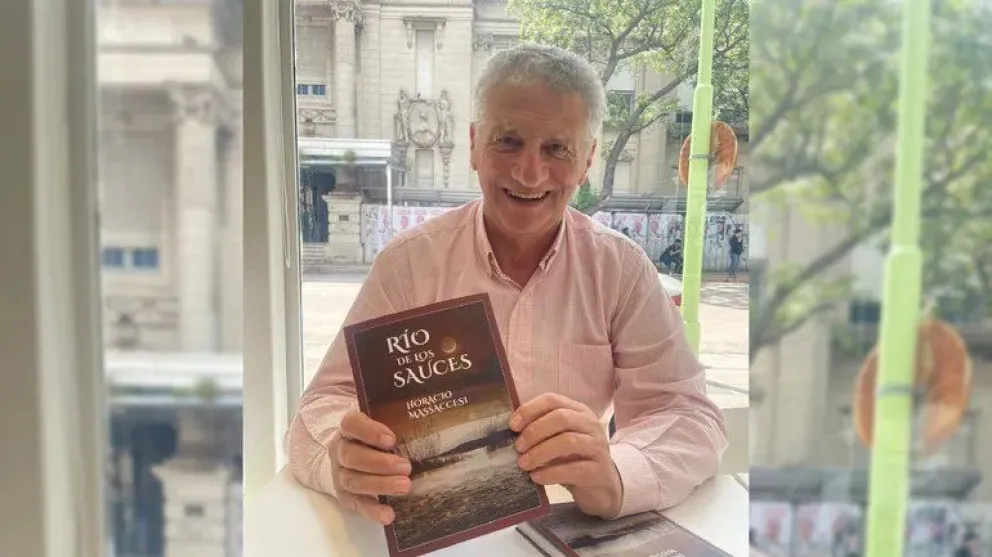 El ex gobernador Massaccesi presentó su nuevo libro en Cipolletti
