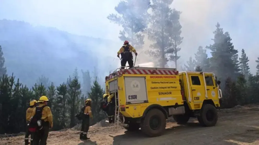 Incendio en El Hoyo (foto diario El Chubut)