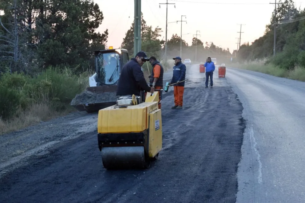 Las tareas se realizaron durante tres madrugadas en la zona del kilómetro 10 de avenida Bustillo. Fotos: Municipalidad de Bariloche-