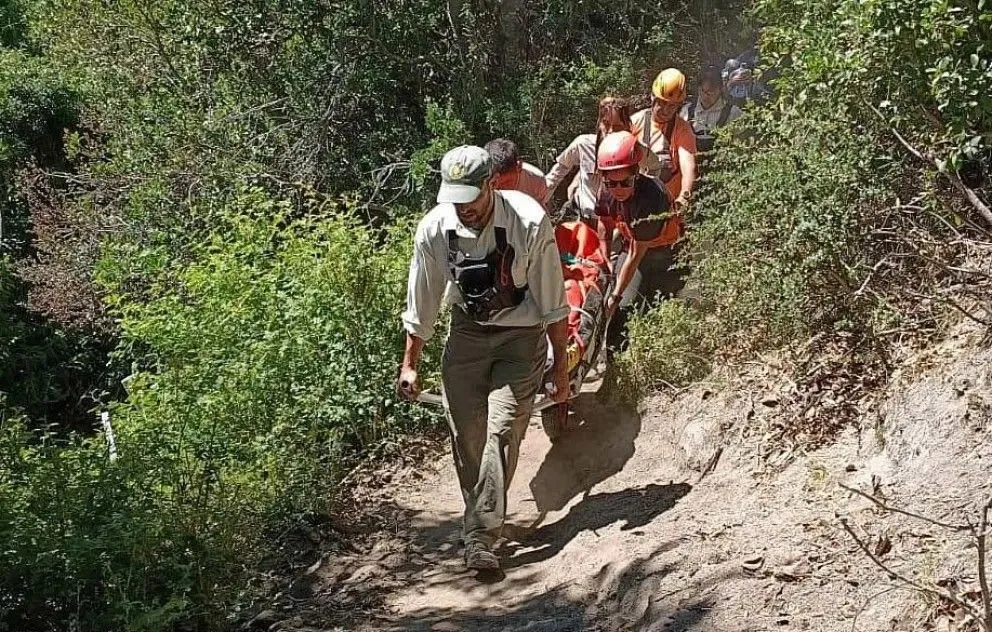Rescate de la turista atacada por chaquetas (Diario Andino)