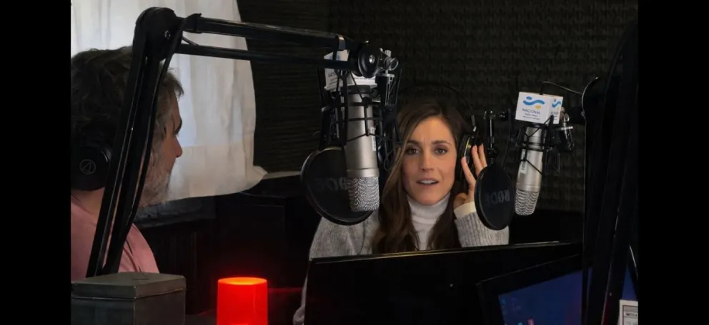 La Sole junto a trabajadores de Radio Nacional Bariloche.