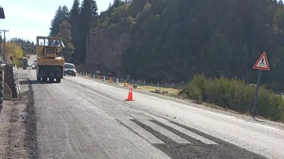 Mantenimiento sobre la Ruta Provincial 82 en San Carlos de Bariloche
Crédito: Gobierno de Río Negro.