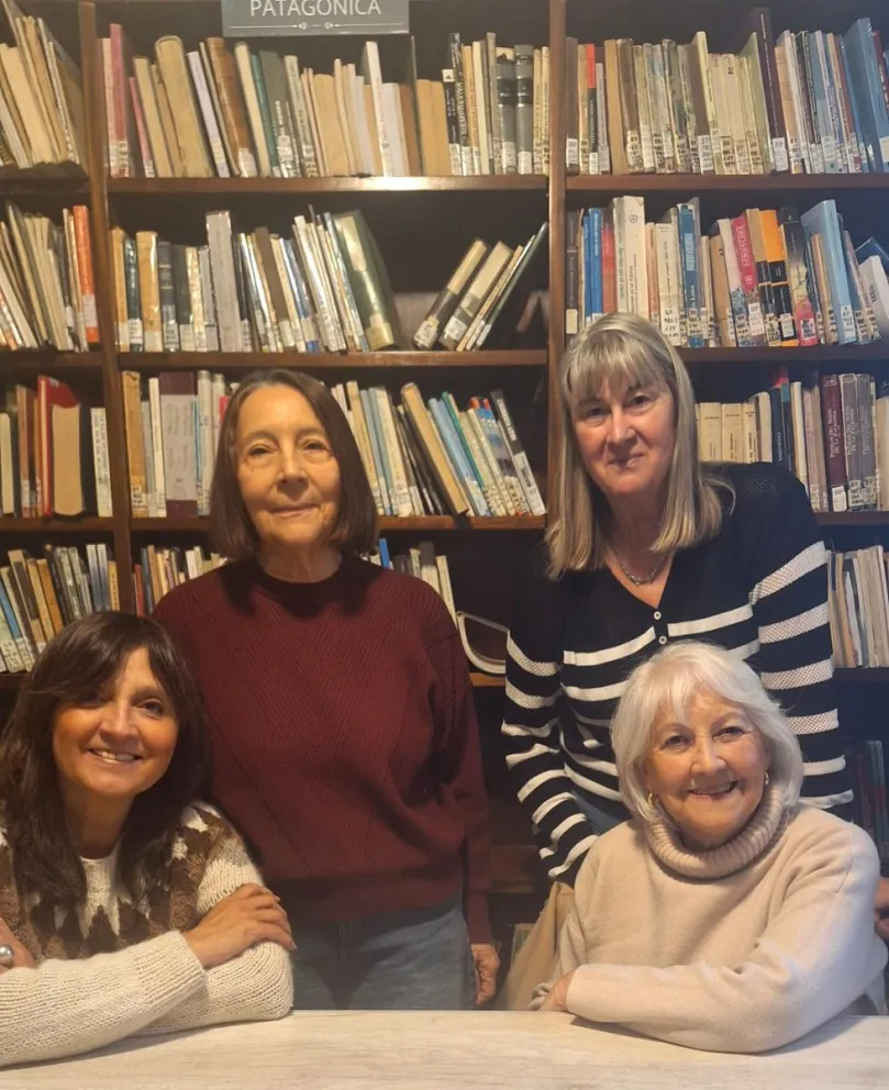 Parte del elenco de Narradoras que este viernes se subirá al escenario.