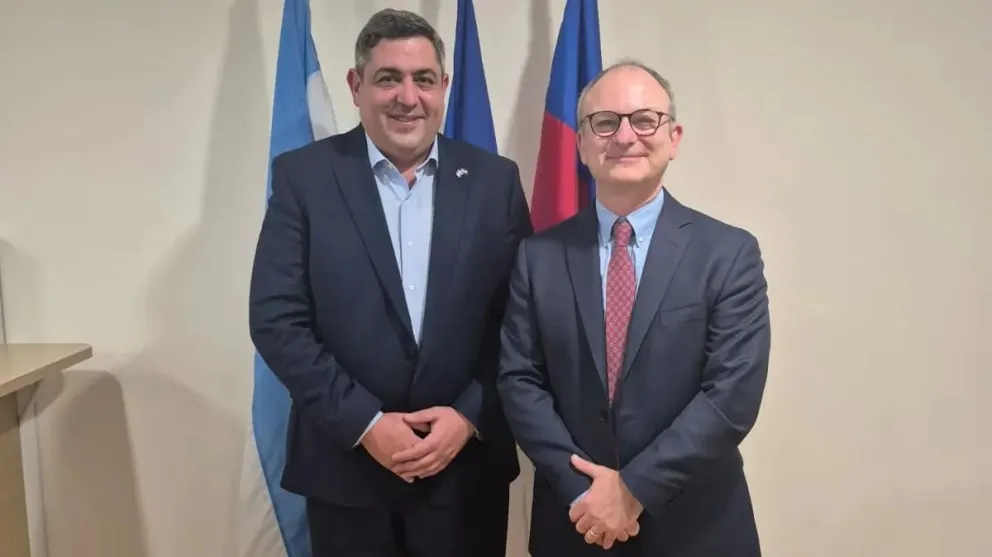 El ministro Demetrio Thalasselis participó de la reunión del gobernador Weretilneck con el BID