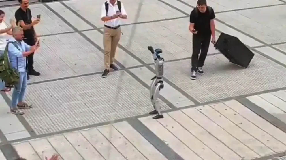 Robot humanoide que apareció en Buenos Aires y salió a la venta en Argentina