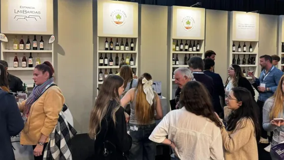 Río Negro llevó sus vinos y enoturismo a HOTELGA 2026
