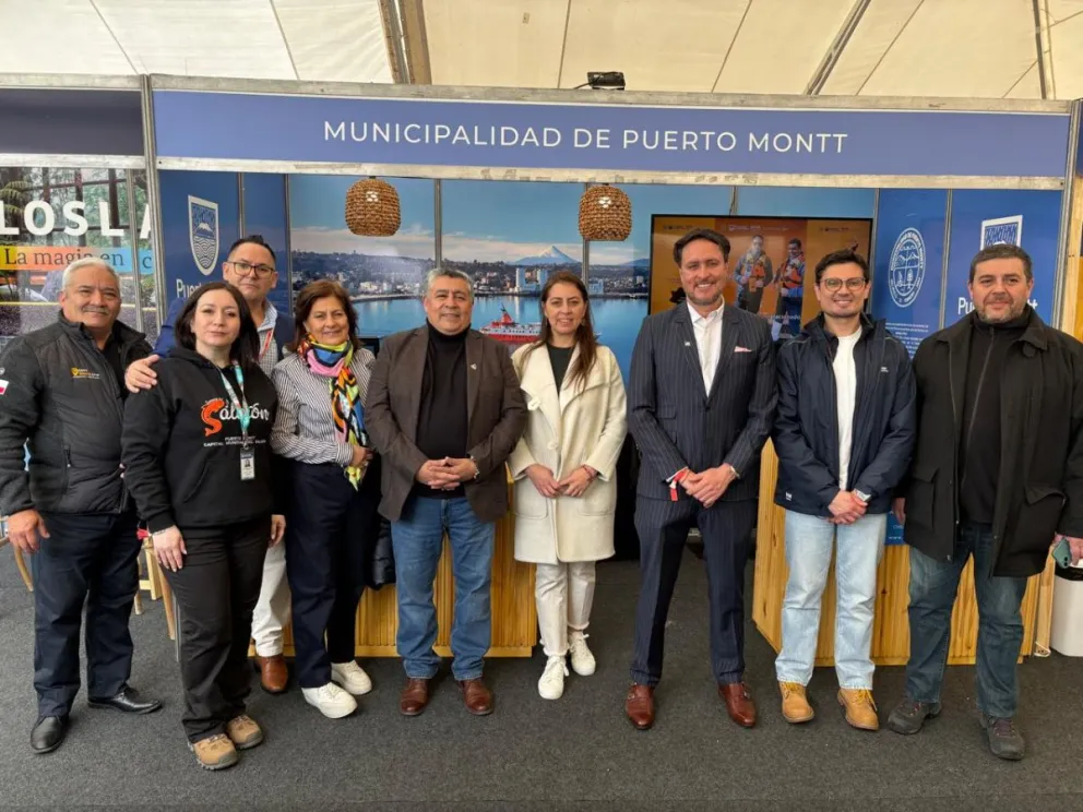 El alcalde Rodrigo Wainraihgt (tercero de derecha a izquierda) encabezó la delegación de Puerto Montt en BALC
